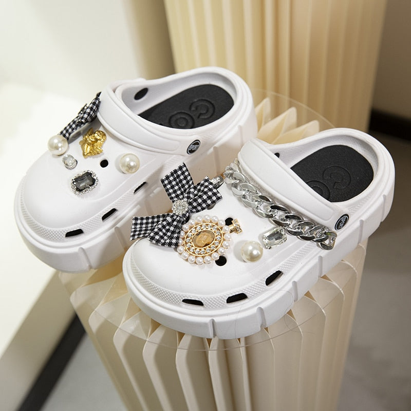 Mo Dou Fashion Charms Clog Shoes Outdoor Women Slippers Thick Sole High Quality Summer Sandals For Girls