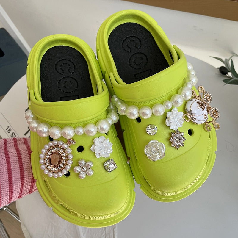 Mo Dou Fashion Charms Clog Shoes Outdoor Women Slippers Thick Sole High Quality Summer Sandals For Girls