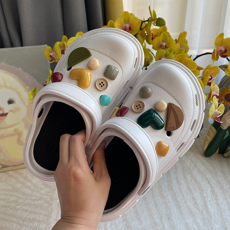 Mo Dou Fashion Charms Clog Shoes Outdoor Women Slippers Thick Sole High Quality Summer Sandals For Girls