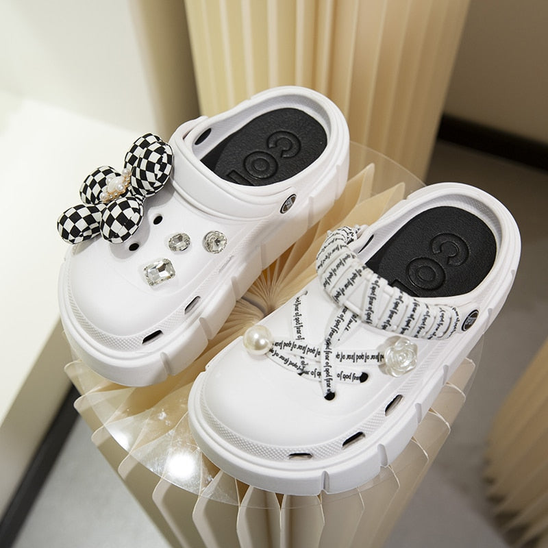 Mo Dou Fashion Charms Clog Shoes Outdoor Women Slippers Thick Sole High Quality Summer Sandals For Girls