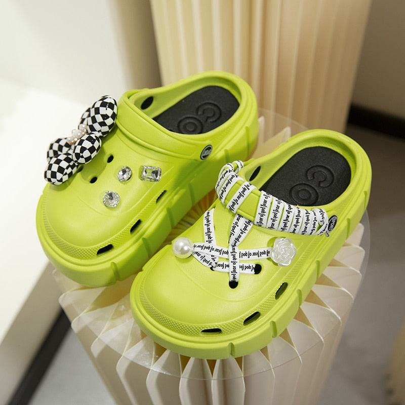 Mo Dou Fashion Charms Clog Shoes Outdoor Women Slippers Thick Sole High Quality Summer Sandals For Girls